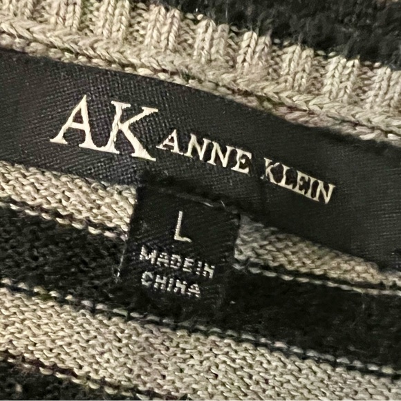 Anne Klein Lightweight Crew Neck Sweater - Picture 4 of 5